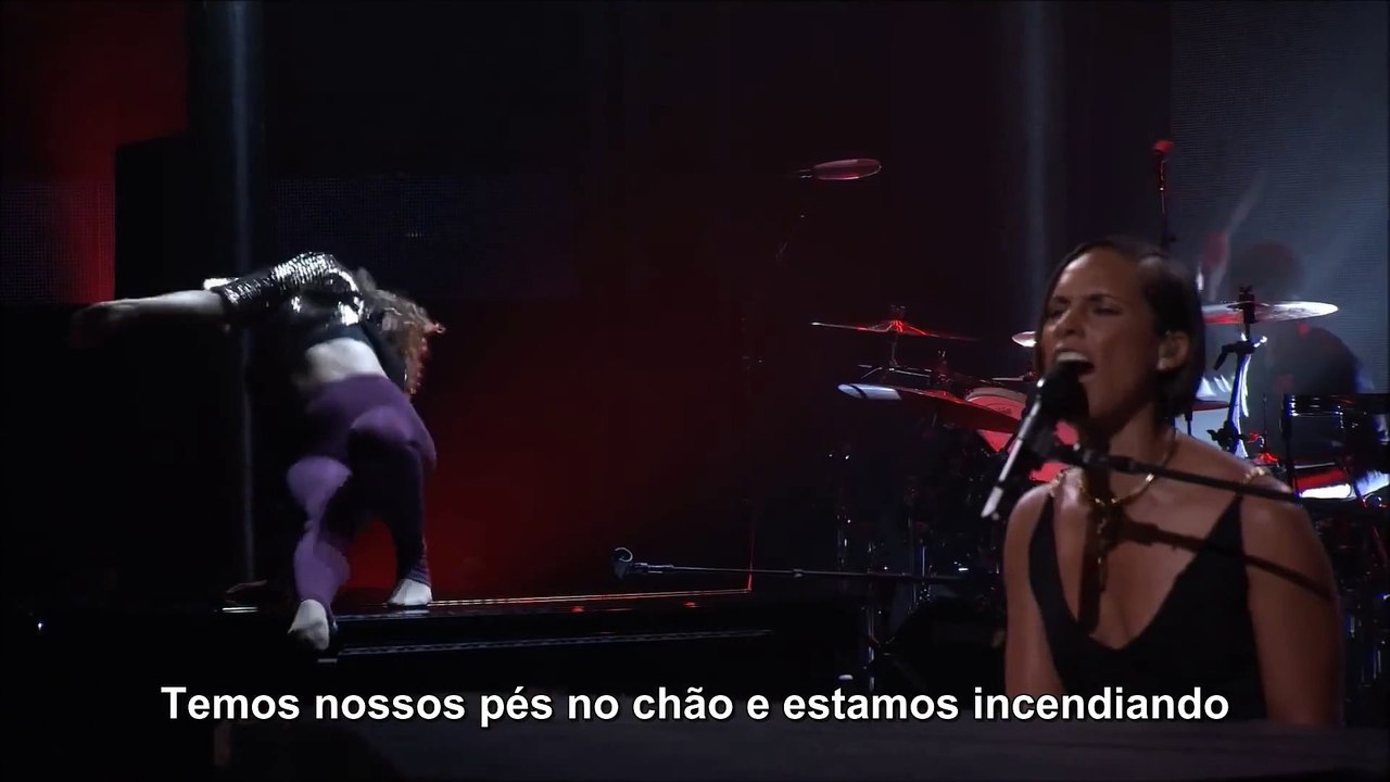 Alicia Keys - Girl On Fire (Tema de Bianca & Zyah na novela Salve Jorge) HD Legendado