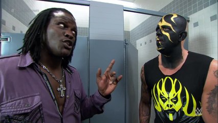 R-Truth leans Goldust some toilet paper: SmackDown, March 10, 2016