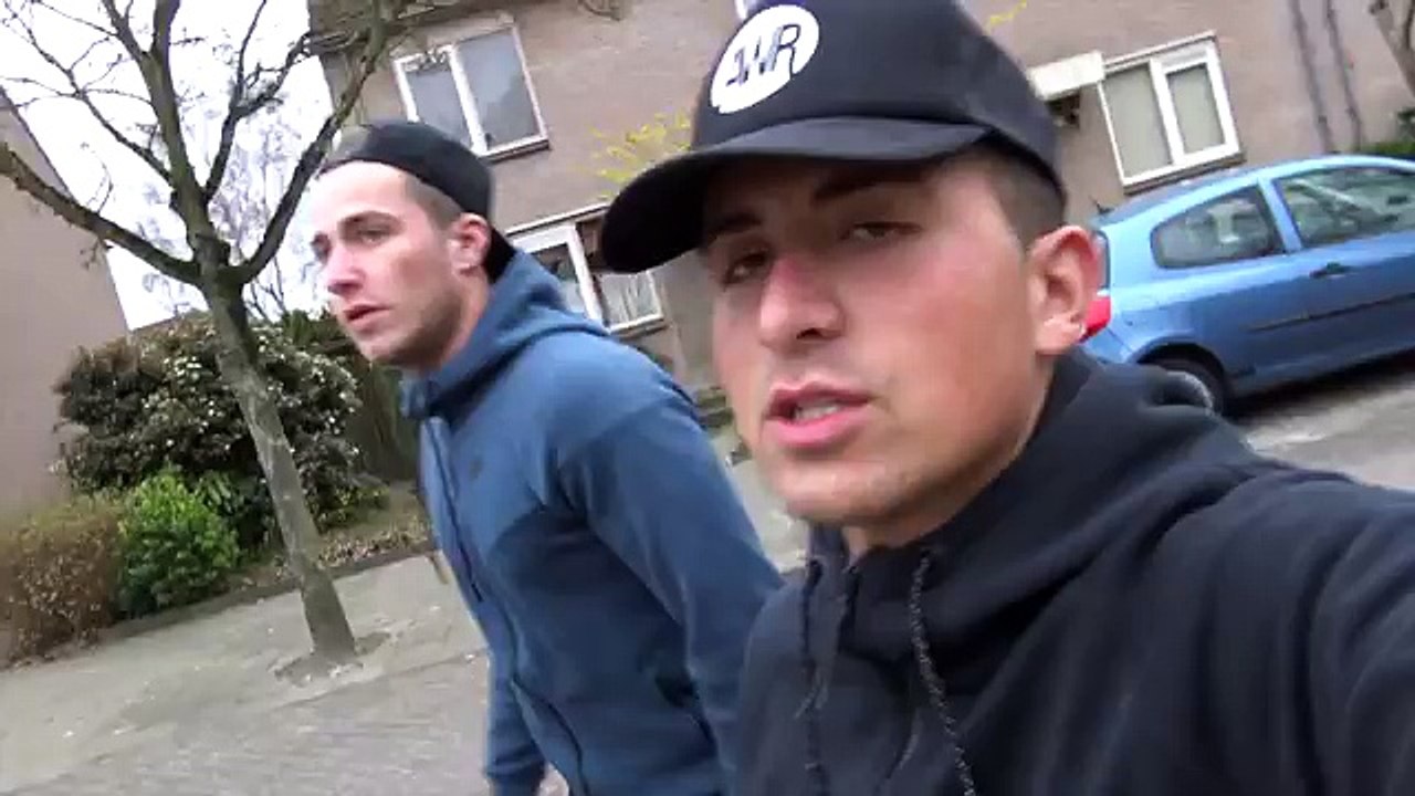 HOMO PRANK GAAT FOUT BESTE VRIEND IS HOMO -!