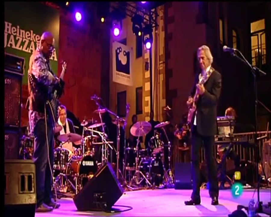 John McLaughlin & The 4th Dimension - Festival de Jazz de San Sebastián, Plaza de la Trinidad, Donosti, Spain 2011-07-23 Part 2