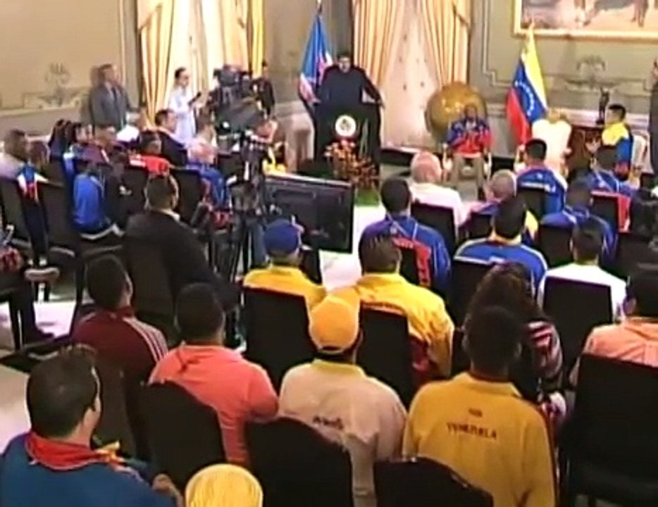 Maduro anunció aumento en becas para atletas e incentivos para entrenadores