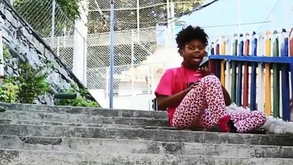 Mc Soffia faz sucesso com composições contra o preconceito