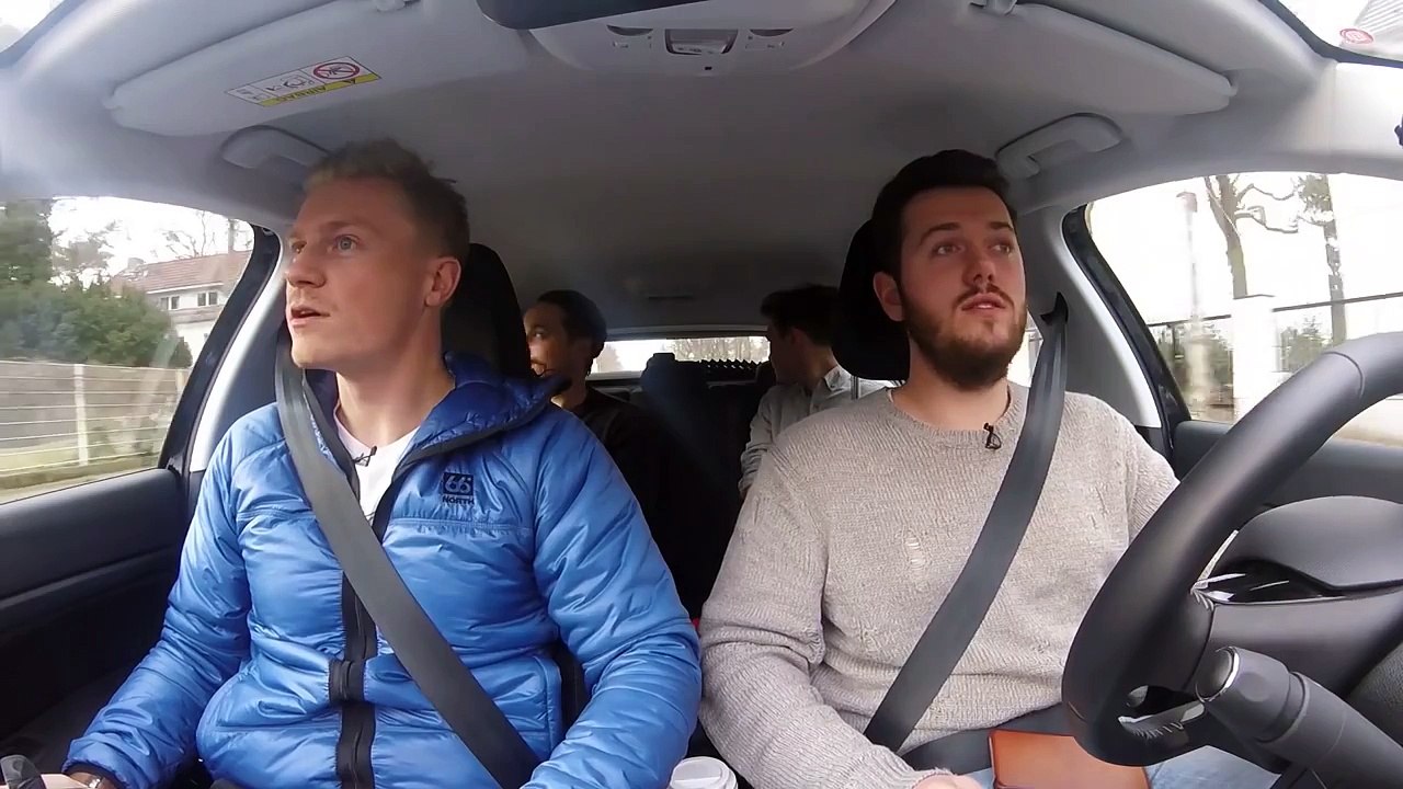 Un accident de voiture pendant le tournage d'un vlog
