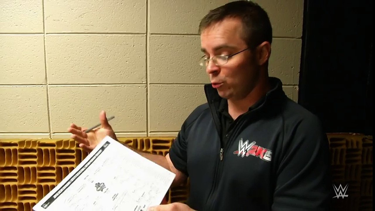 Referee Dan Engler fills out his bracket for March Madness with ESPN's Tournament Challenge