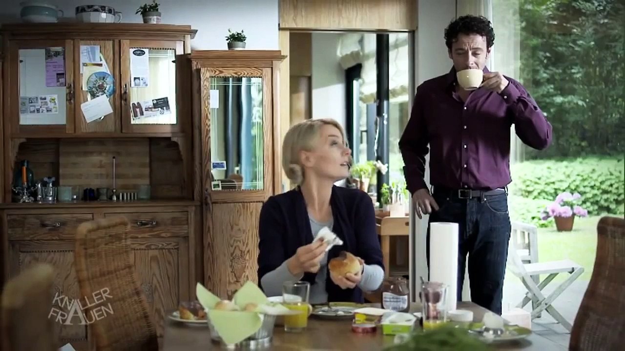 Reichhaltiges Frühstück - Knallerfrauen mit Martina Hill