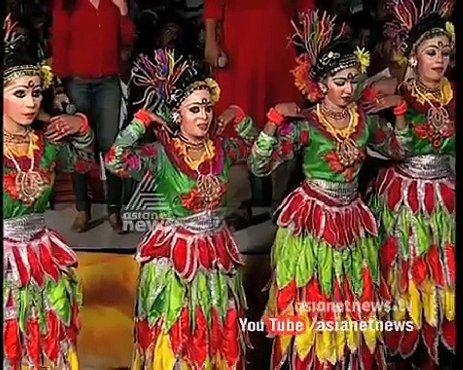 Group Dance by Trivandrum Holy Angels School Students in Kerala School Kalolsavam 2016