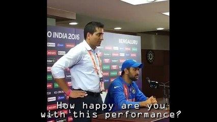 Dhoni Blasts Indian Journalist on His Foolish Question