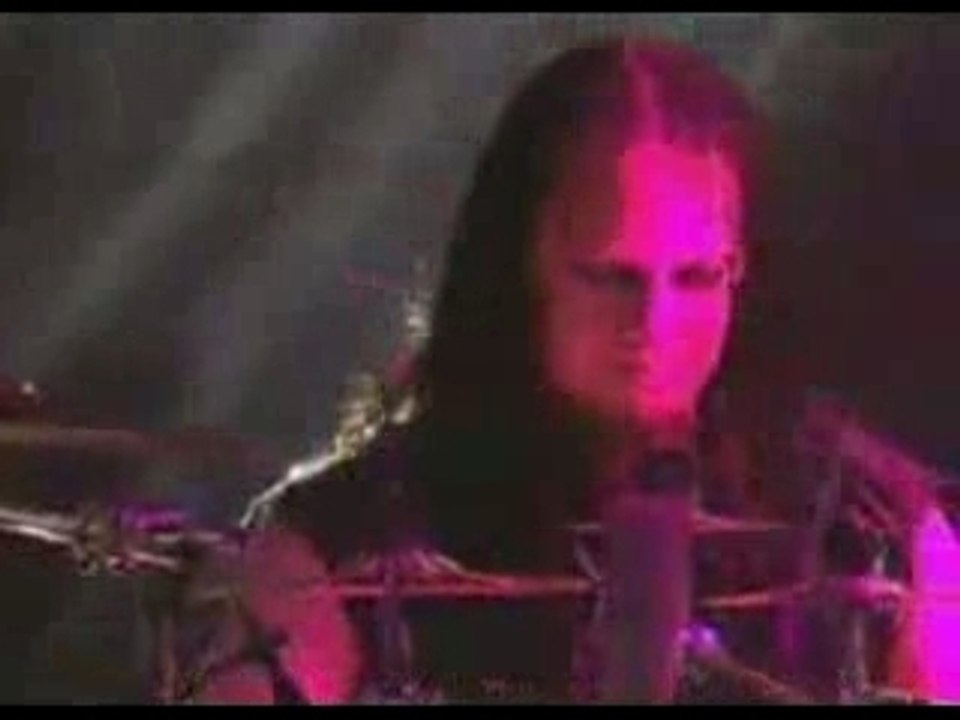 04. Falling Away From Me (KROQ Weenie Roast)