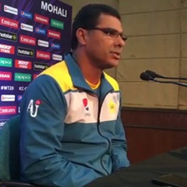 Waqar Younis about Umar Akmal