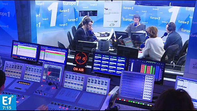 Le cadeau de François Hollande aux maires de France et le classement des dépenses publiques européennes : les experts d'Europe 1 vous informent