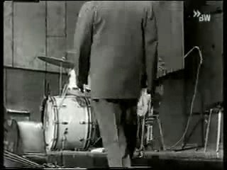 Stompin' at the Savoy - Armstrong