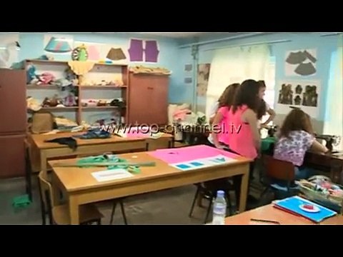 Një ditë me nxënësit, që nuk flasin e nuk dëgjojnë - Top Channel Albania - News - Lajme [Low, 360p]