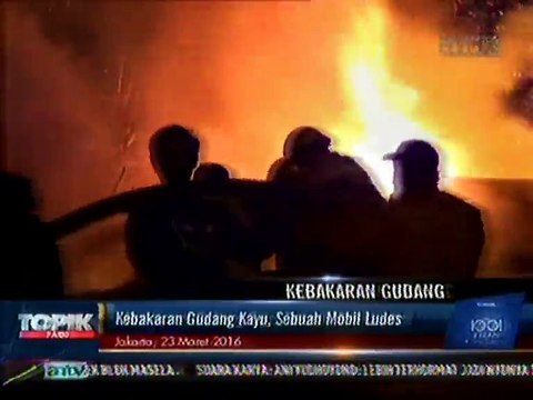 Kebakaran Gudang Kayu, Sebuah Mobil Hangus