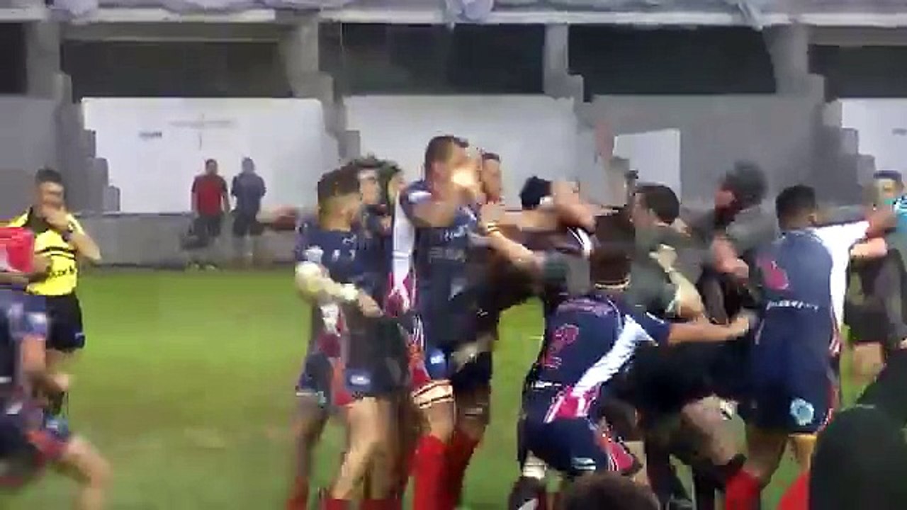 L'énorme bagarre entre le Rugby Club de la Marine Nationale et la Royal Navy