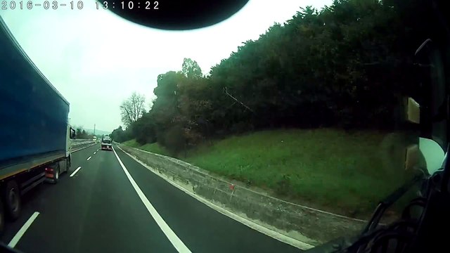 Ne jamais s’arrêter sur la file de gauche d'une autoroute