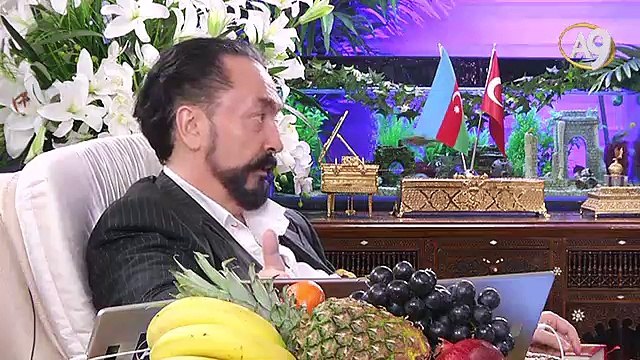 L'Interview d'Adnan Oktar en direct sur A9 TV avec la traduction simultanée (07.03.2016)