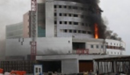 Hastane inşaatında yangın