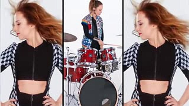 Ayşe Özyılmazel gelene bak