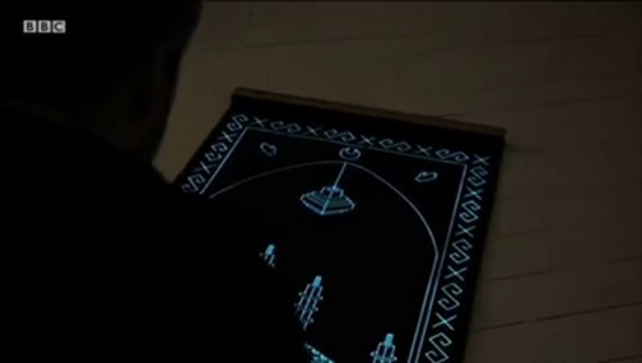 Subhan Allah !!! Prayer Mat Sheds Light When Facing Mecca