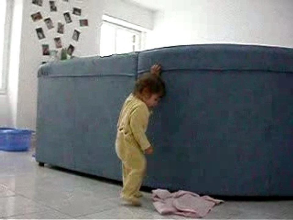 Jade marche seul à 14 mois 4