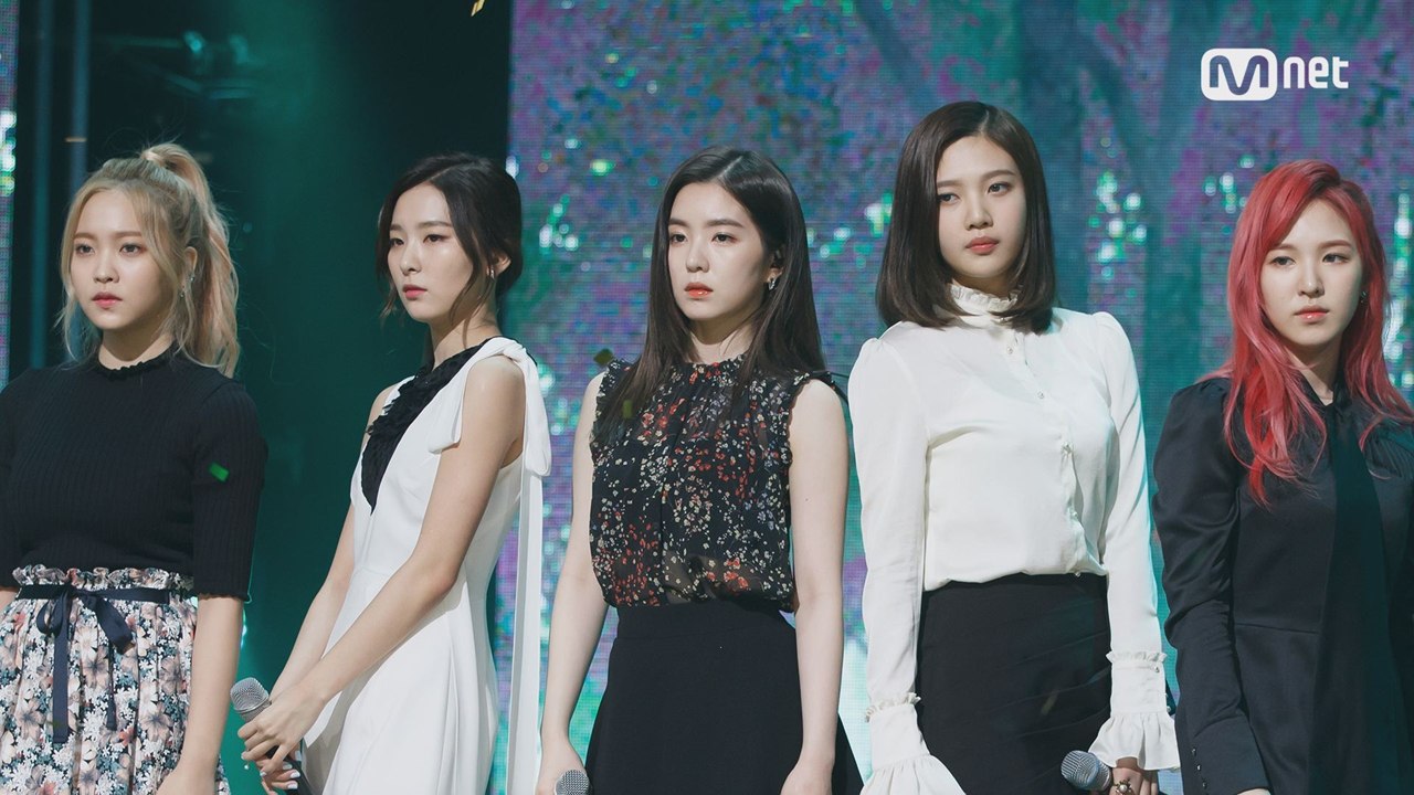 '1위 후보' 성숙해진 매력 발산! '레드벨벳'의 '7월 7일' 무대