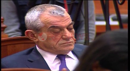 Kuvend - PD bllokon foltoren: Siç dërguat Koçon në Kushtetuese dërgoni dhe Sulin e Leskajn