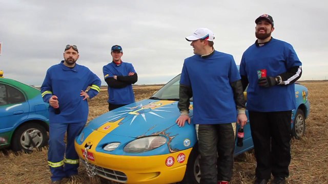 Course de vielles voitures à 300$ pour les détruire !