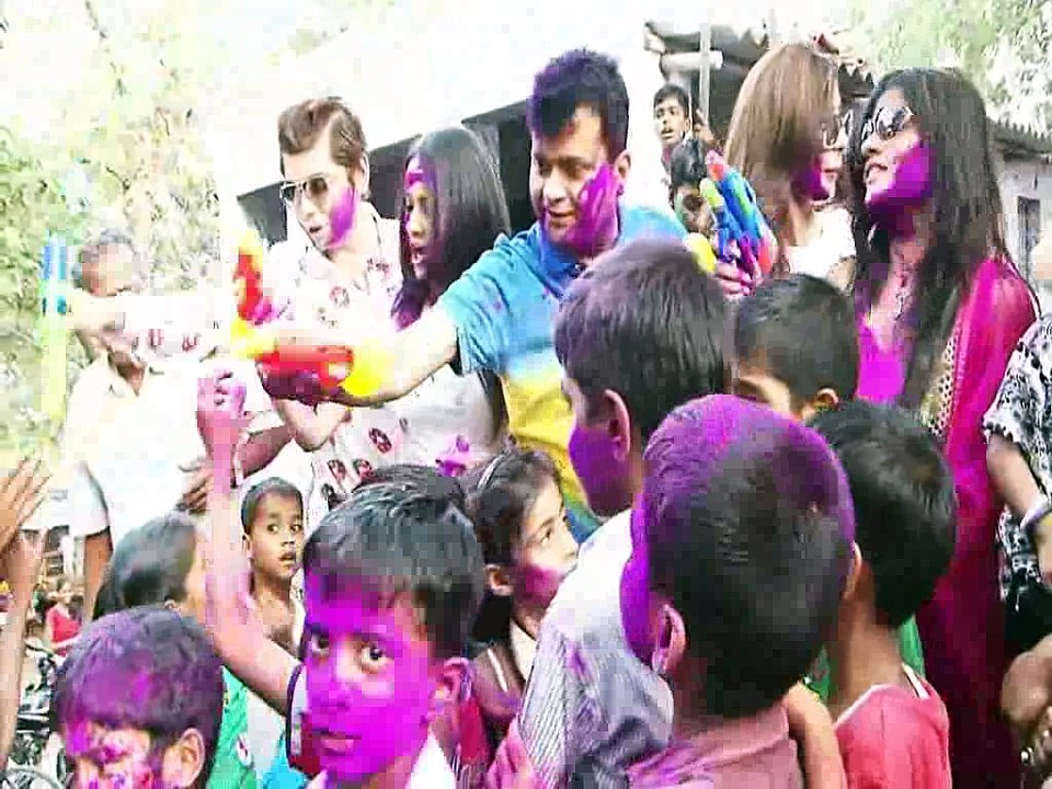 Bollywood Stars Wish Happy And Colorful Holi