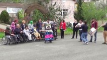Hayırseverlerden Tekerlekli Sandalye Yardımı