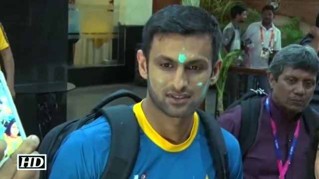 Pakistan Cricketer Shoaib Malik Celebrates Holi in India T20 World Cup 2016