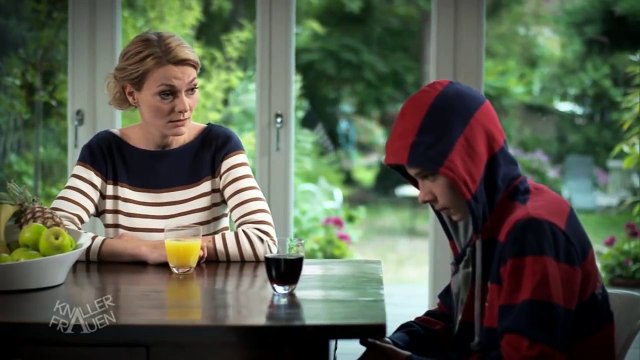 Mutter Sohn Unterhaltung - Knallerfrauen mit Martina Hill [subtitled]