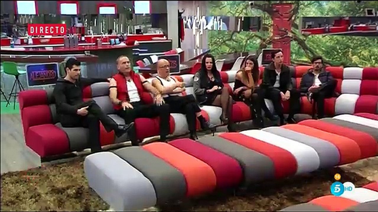 Alejandro no quiere abandonar pero pide su expulsión a la audiencia