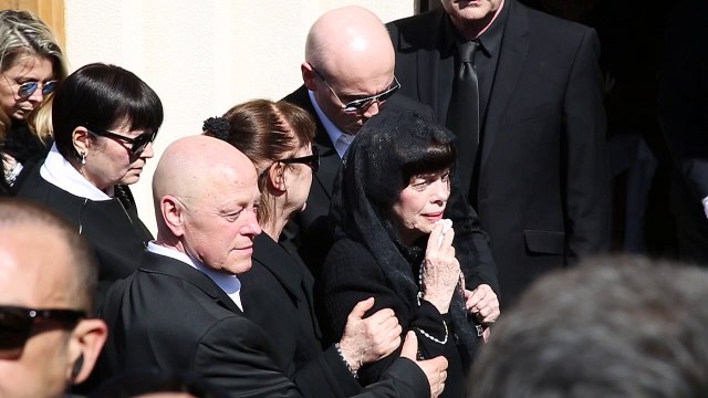 Mireille Mathieu a enterré sa mère à Avignon