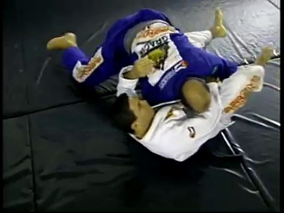 Roberto Correa (Gordo) - Jiu Jitsu Half Guard vol 1 full 22
