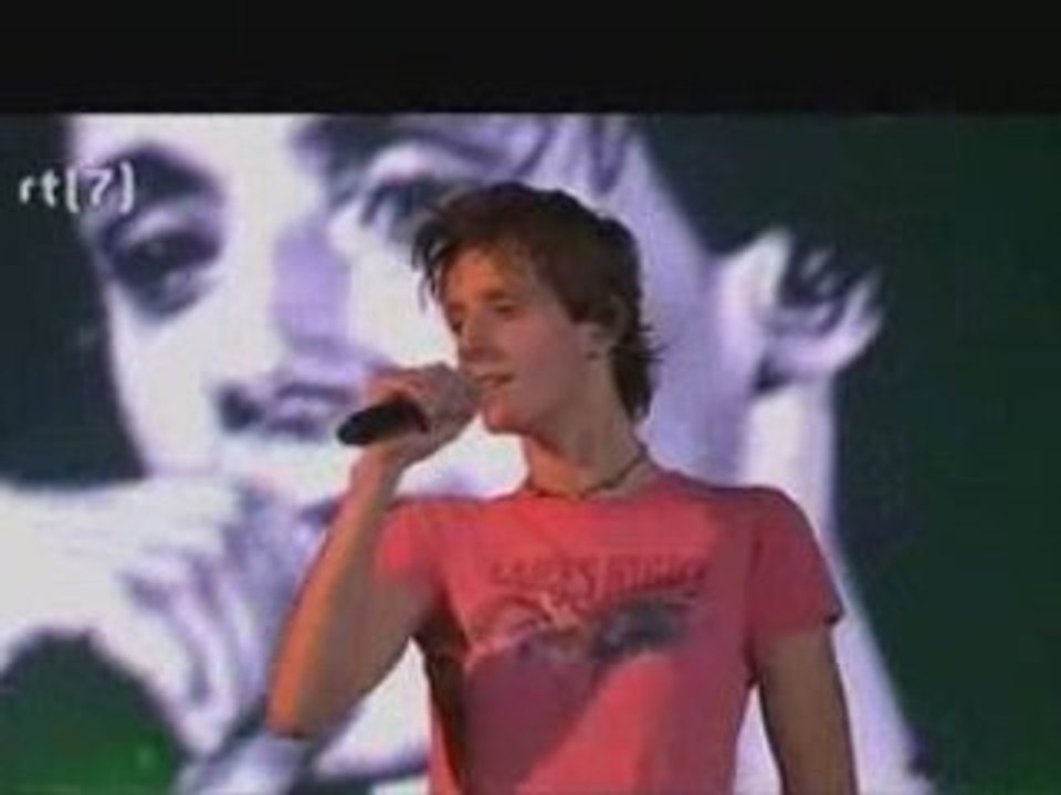 Not an addict ~ Sarah Bettens et Intwine - LIVE -