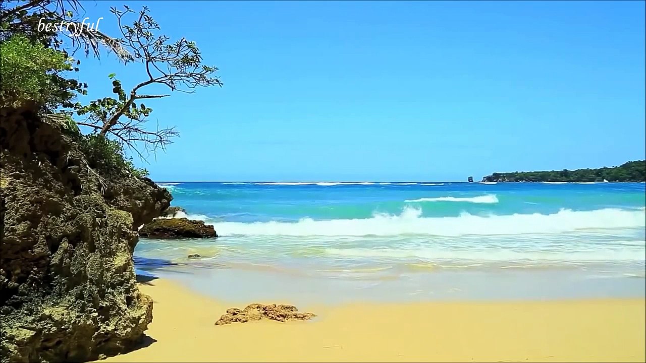 one of the most emotional quran recitations -- heartsoothing -- very beautiful voice