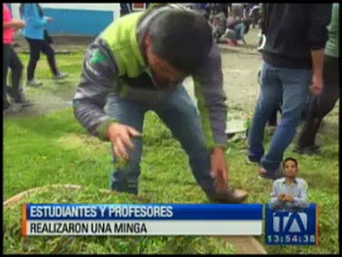 Estudiantes y profesores realizaron una minga