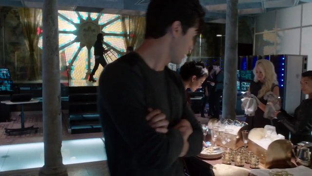 Shadowhunters 1x12 Sneak Peek #2 Malec (HD)