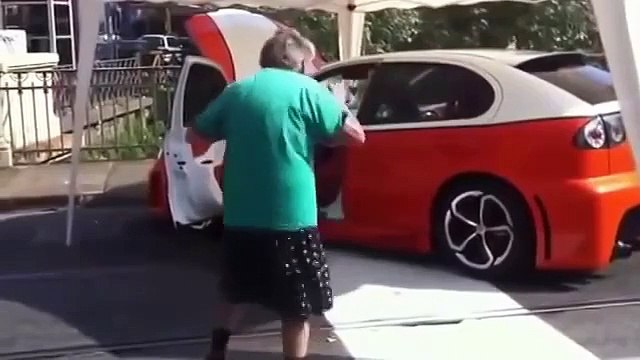 БаБкА БОМБА Жжет на автопати Офигеть ВОТ ЭТО ДА ! Прикол ! Ржач !