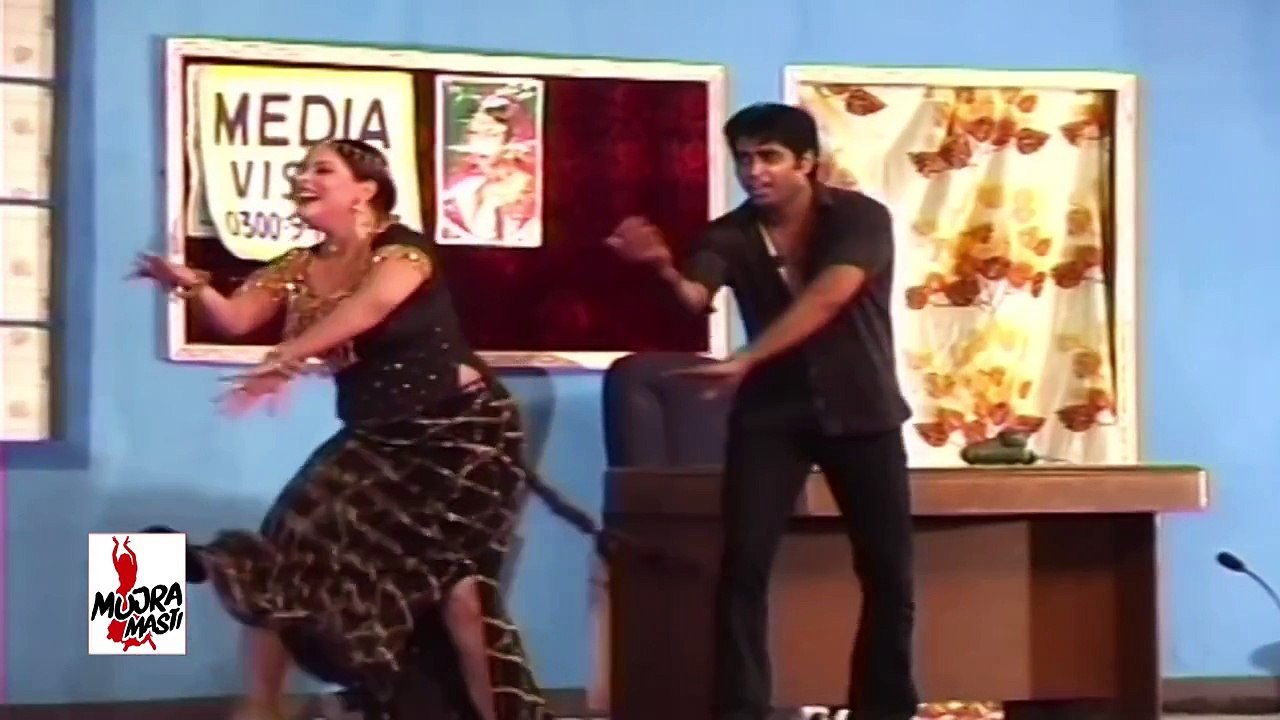 KACHA MERA KOTHA TY CHAT CO PAI HOT MUJRA DANCE