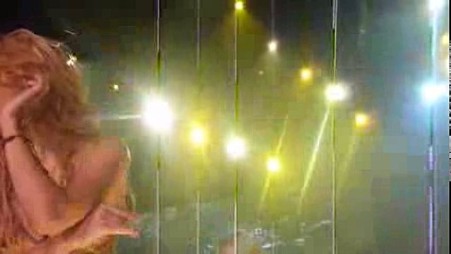 Shakira - Belly Dance, Ojos Asi (Antwerp, Sportpaleis - The Sun Comes Out Tour - Front Row HD)