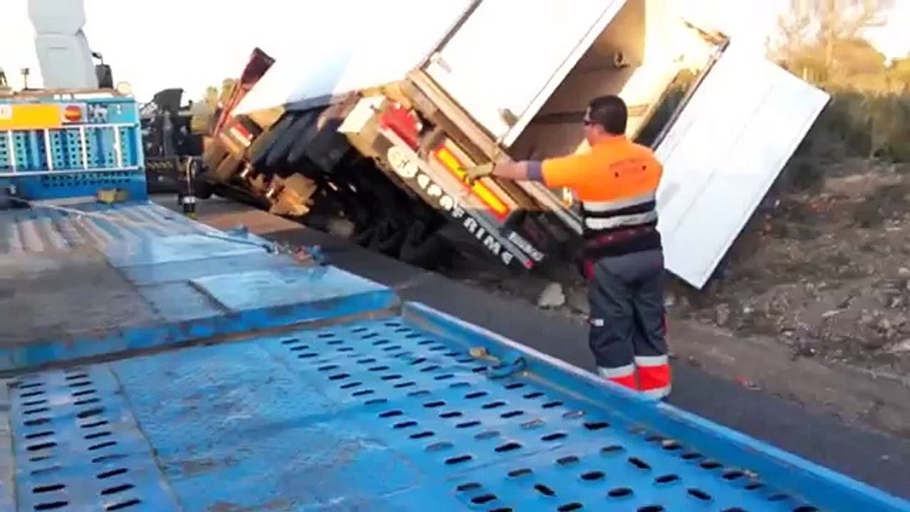 rescate camion trailer