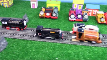 Amazing Relay Race 13! Trackmaster Thomas and Friends Competition!