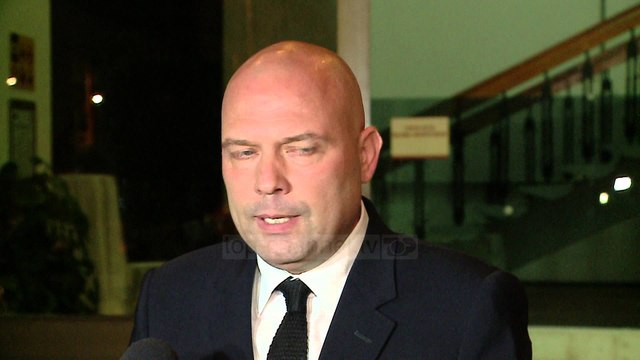 Pronat, përplasje Qeveri-Presidencë - Top Channel Albania - News - Lajme