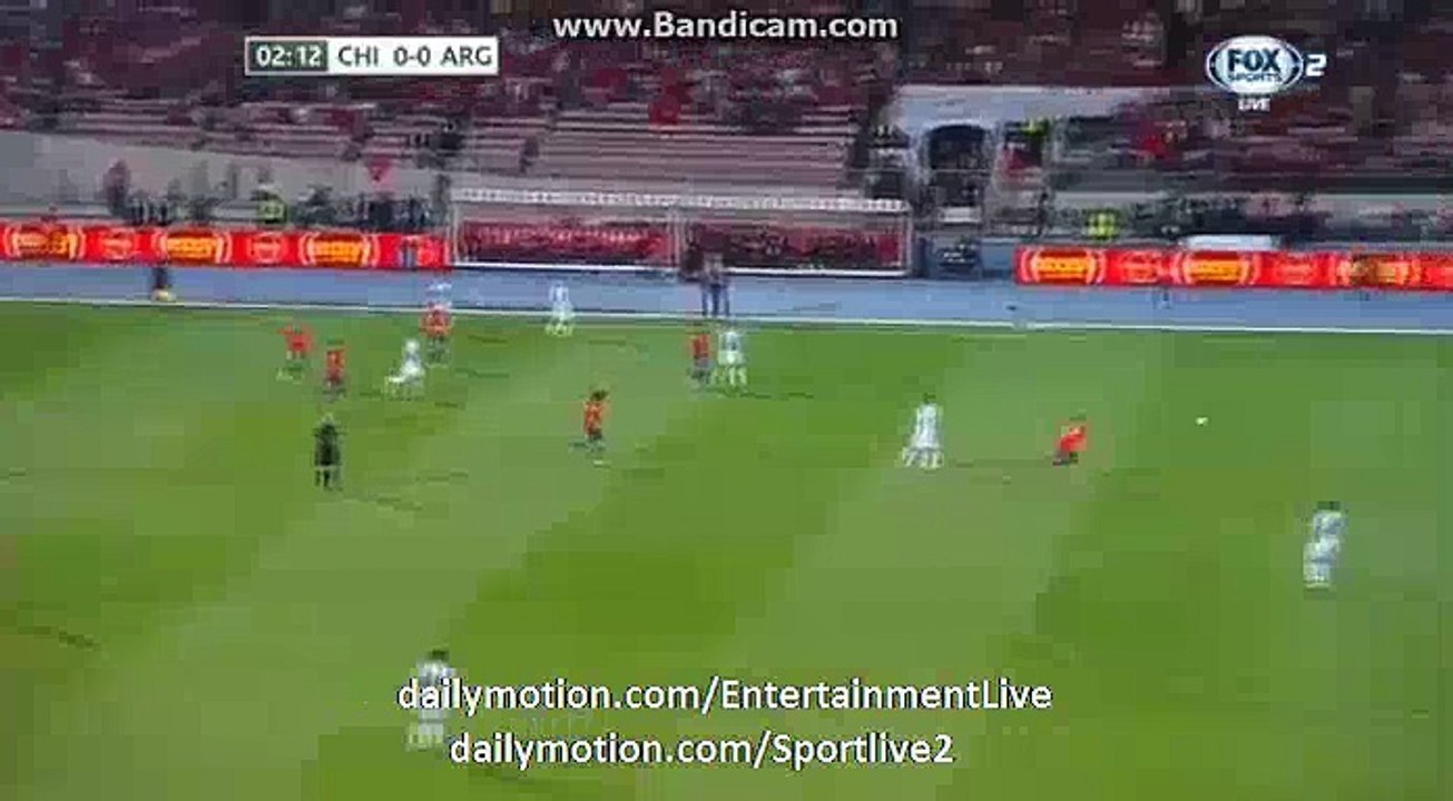 Lionel Messi SUPER SKILLS & PASS - Chile 1-2 Argentina
