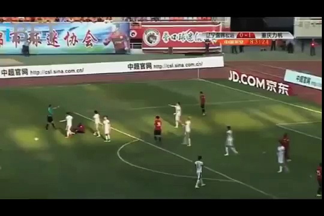Funny football video! Wait a minute! drinking water