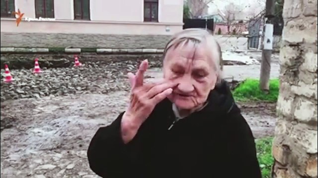 Куда тот Путин смотрит, чтоб ему повылазило Симферопольская бабушка негодует.Крым реалии оккупации