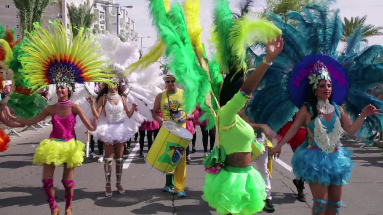 Judeus celebram Purim