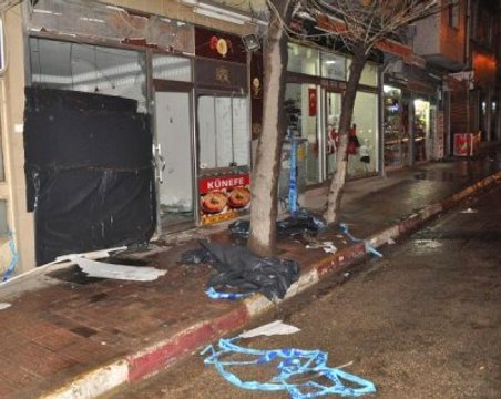 Canlı Bomba' Saldırısını Planlayan Teröristin Amcasına Ait İşyeri Boşaltıldı