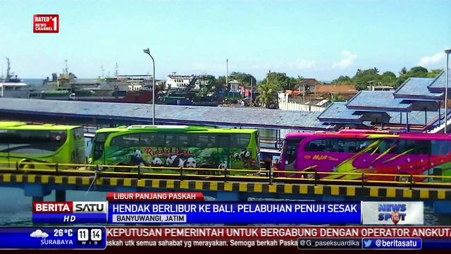 Pelabuhan Ketapang Dipenuhi Bus Pariwisata dan Kendaraan Pribadi